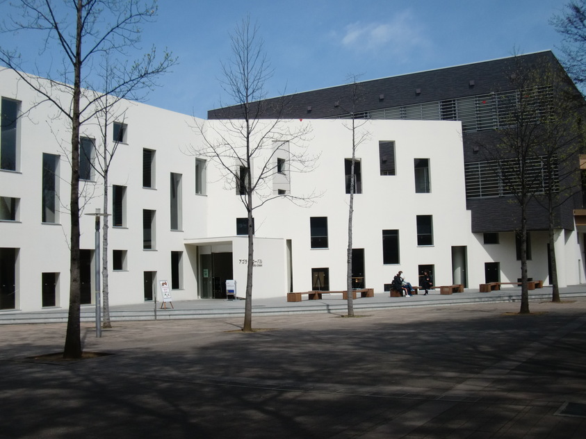 東京外国語大学異文化交流施設(仮称)新営電気設備工事の施工