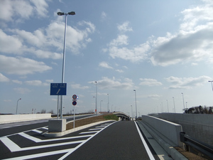 H21上尾道路（宮前地区）照明設備設置工事の施工