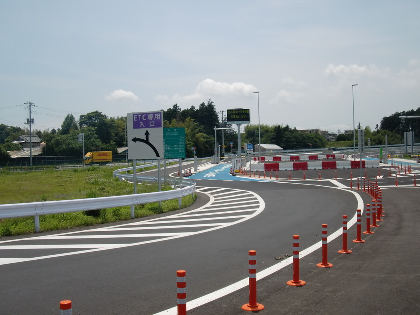 常磐自動車道 石岡・小美玉スマートIC受配電自家発電設備工事の施工