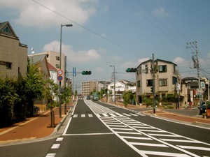 道路安全施設設置工事（高砂仲町線）の施工