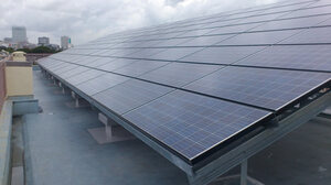 さいたま市立大宮東小学校太陽光発電設備設置工事の施工