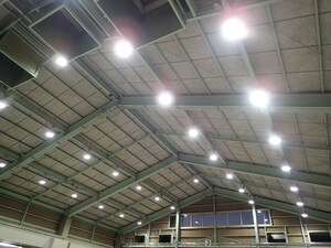 百里(3)格納庫改修等電気その他工事の施工