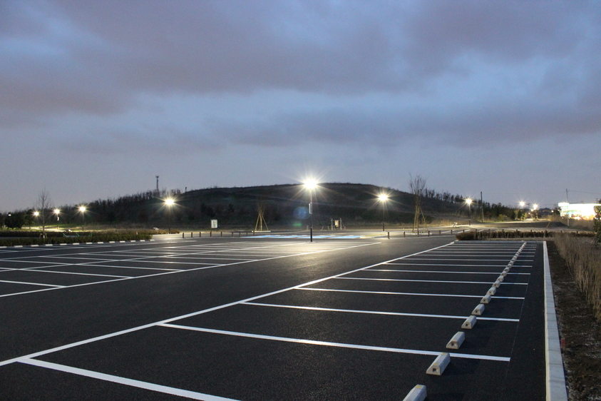 公園等建設工事（里山ゾーン・照明施設工）の施工
