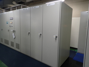 右岸流域処理場第２汚泥処理棟蓄電池改築工事の施工