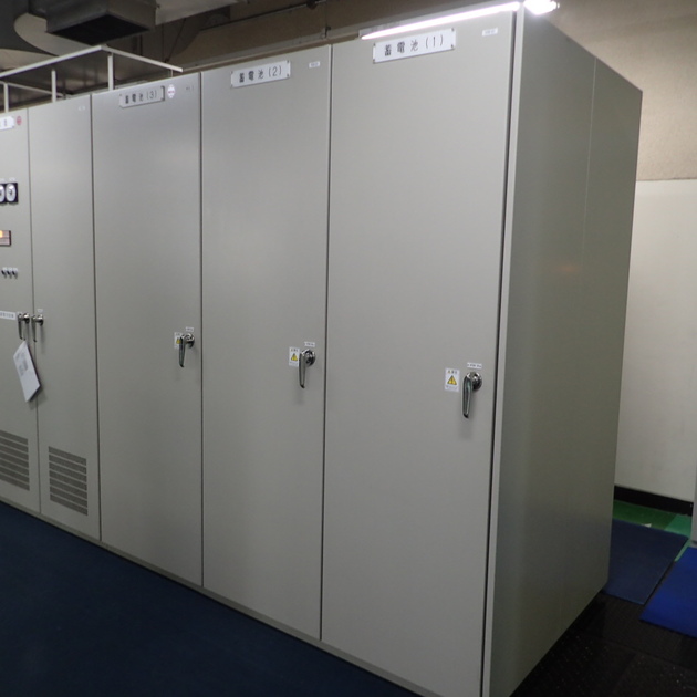 右岸流域処理場第２汚泥処理棟蓄電池改築工事の施工